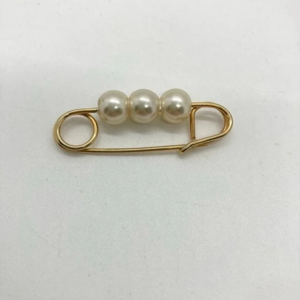 Elegant Gold Tone Safety Pin Brooch with Three‎ Faux Pearls Fashion Jewelry Pin